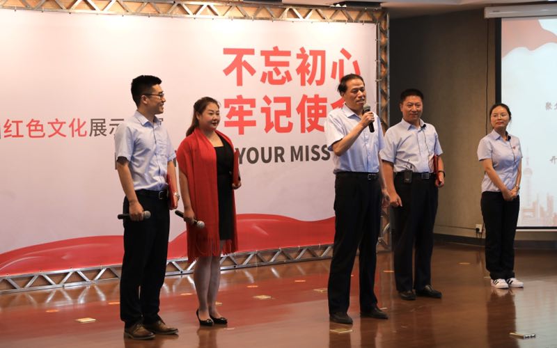 陜鼓集團綜合能源事業(yè)部黨支部表演的節(jié)目接地氣，受好評.jpg
